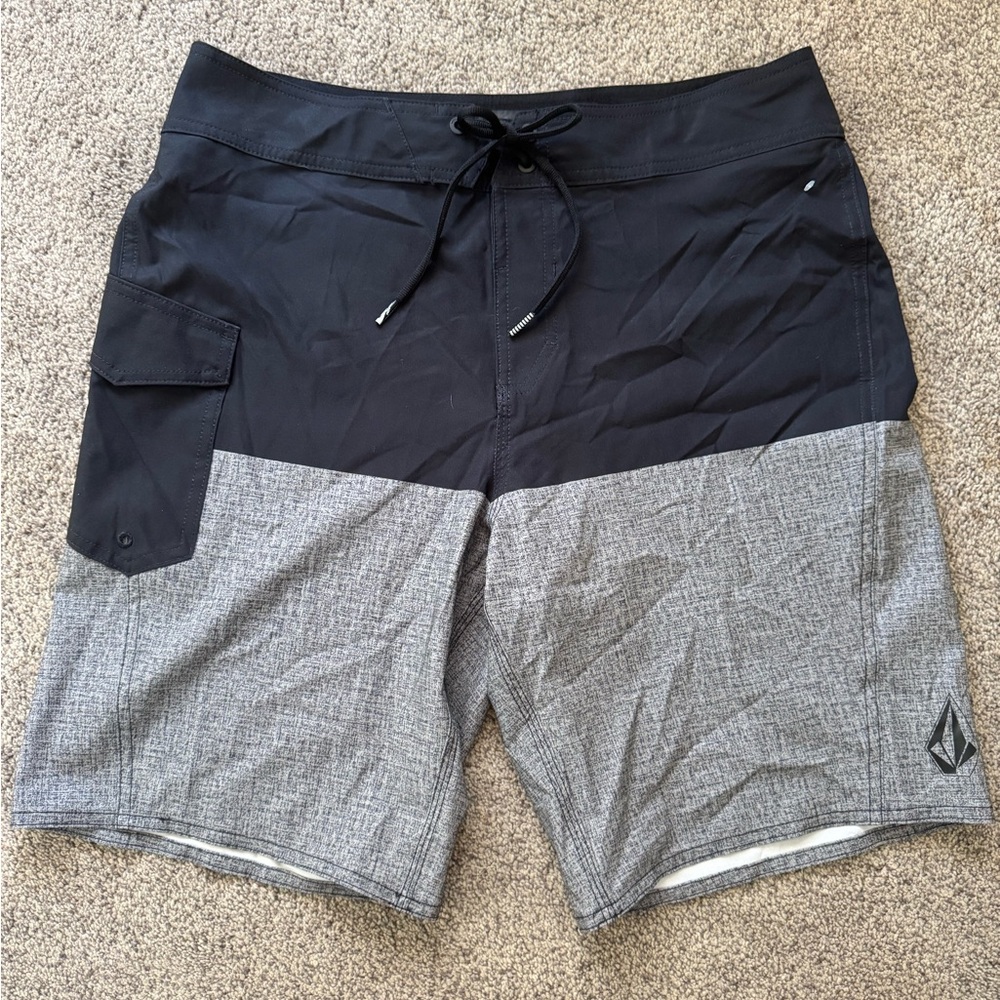 Volcom. Board shorts